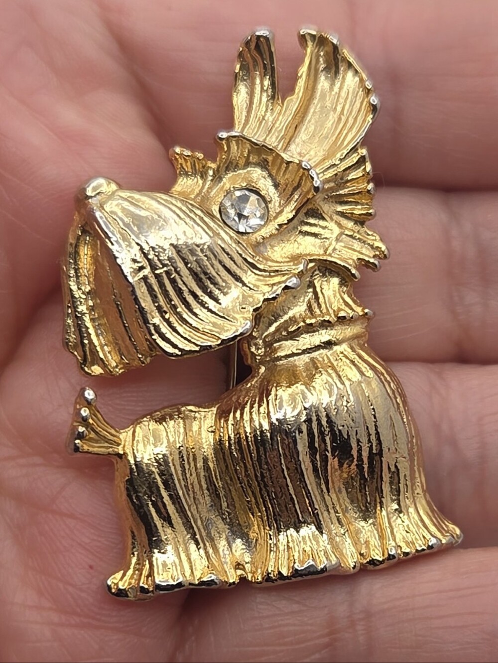 Vintage Scottish Terrier Dog Brooch Pin Gold Tone Elegant Pet-Inspired 1.5"